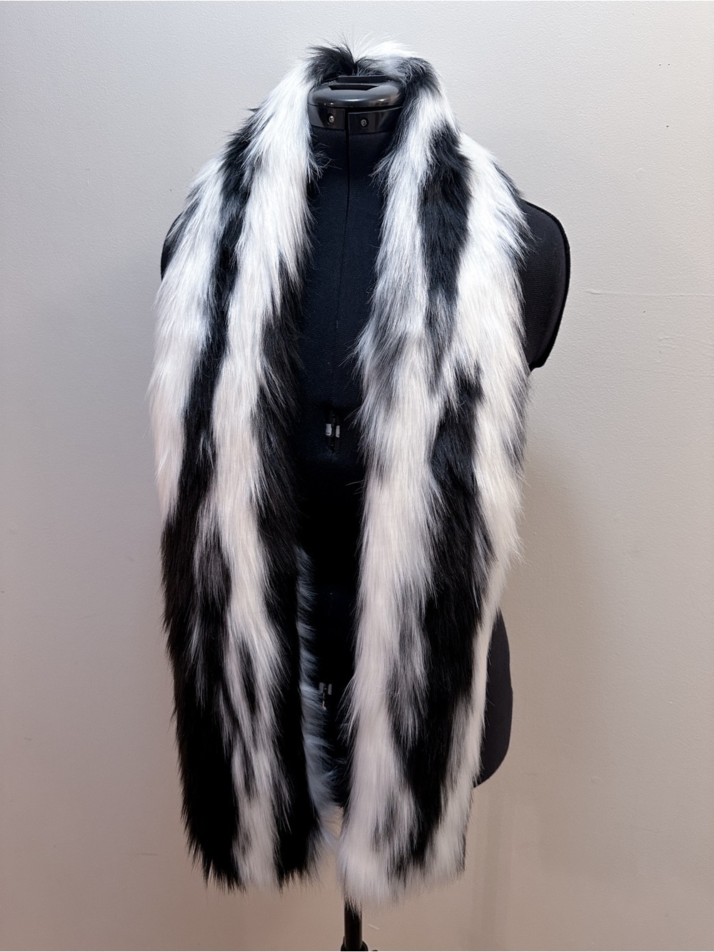 Handmade Black And White Stripe Long Plush Fluffy Vibrant Scarves Faux Fur Scarf